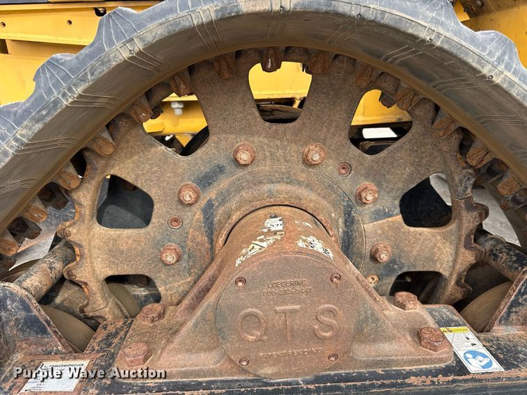 image for item DH9861 2010 Vermeer RTX1250 trencher