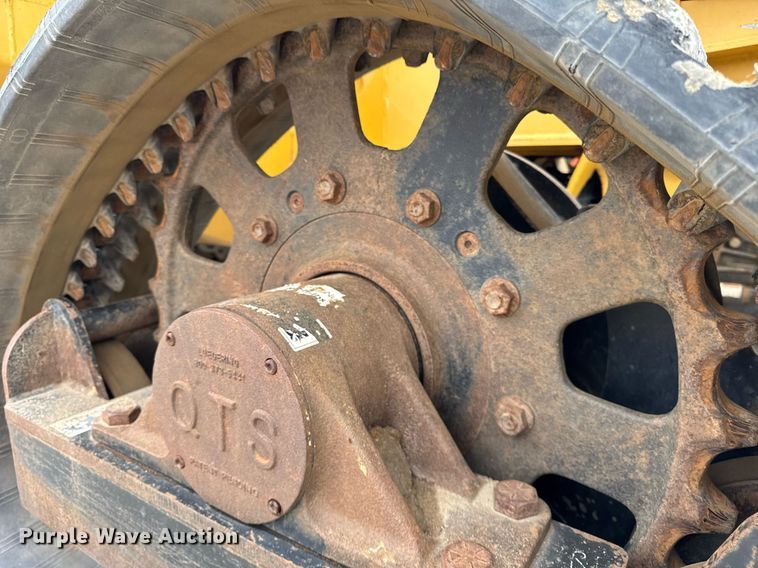 image for item DH9861 2010 Vermeer RTX1250 trencher