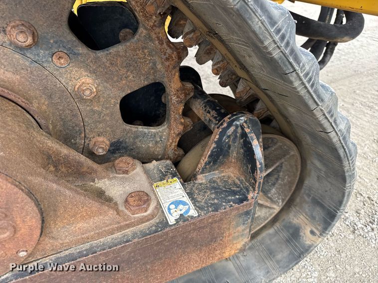 image for item DH9861 2010 Vermeer RTX1250 trencher