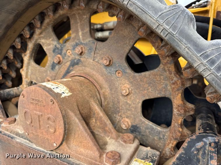 image for item DH9861 2010 Vermeer RTX1250 trencher