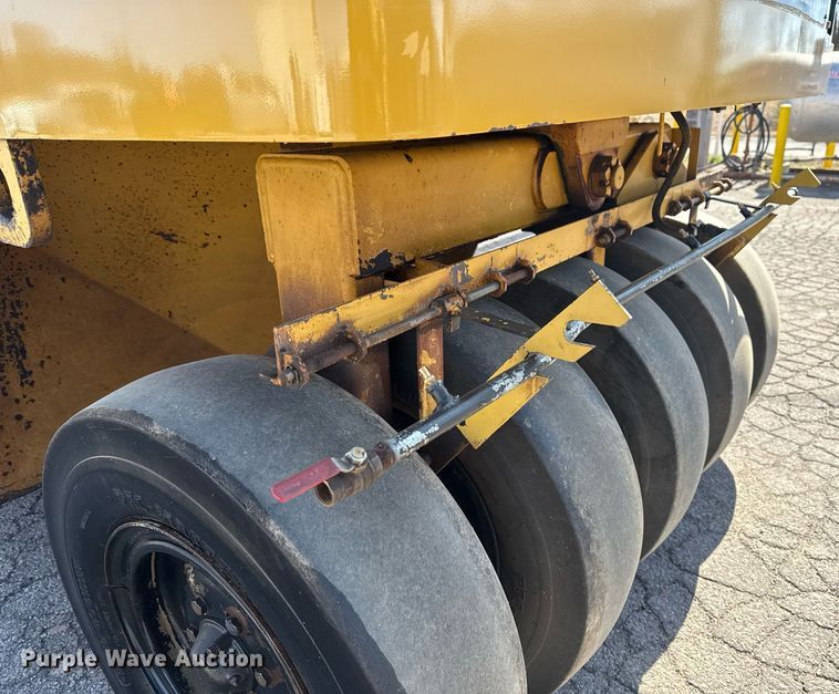 image for item DM5578 2008 Caterpillar PS150C pneumatic roller