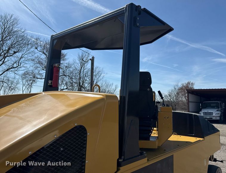 image for item DM5578 2008 Caterpillar PS150C pneumatic roller