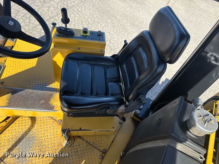 image for item DM5578 2008 Caterpillar PS150C pneumatic roller