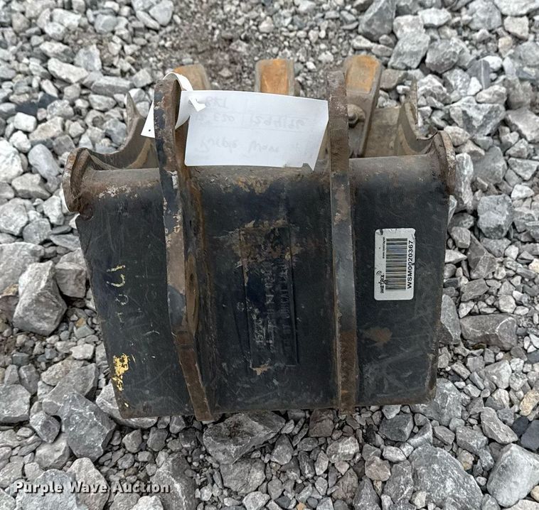 image for item DM5598 Bobcat excavator bucket