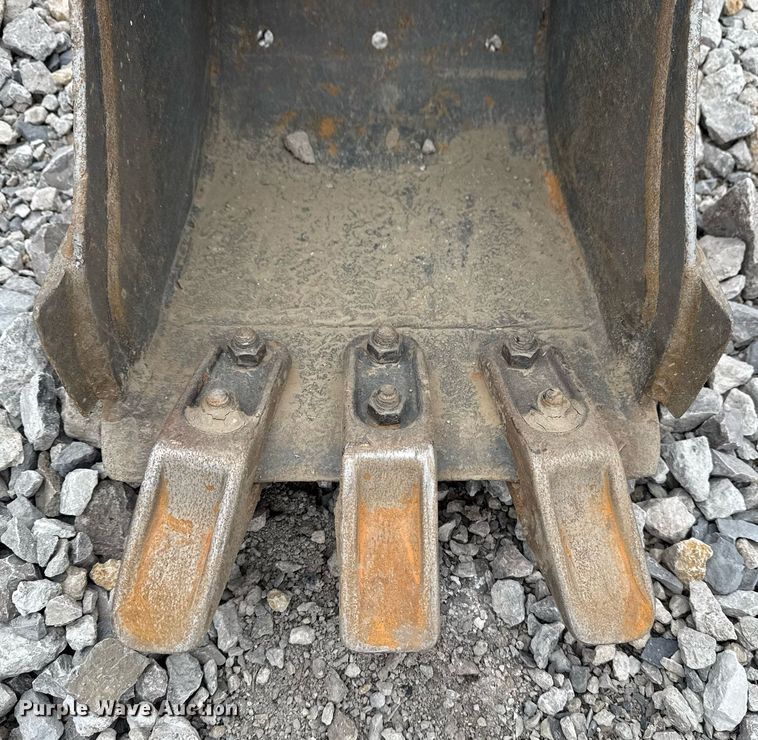 image for item DM5598 Bobcat excavator bucket