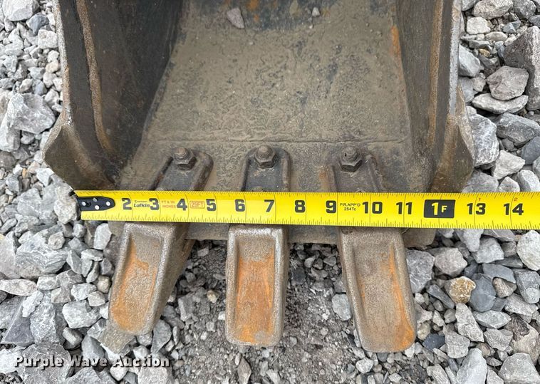 image for item DM5598 Bobcat excavator bucket