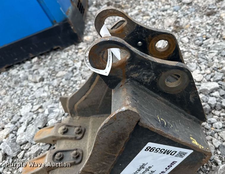 image for item DM5598 Bobcat excavator bucket