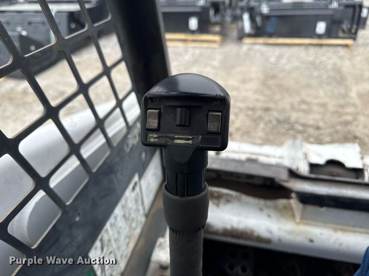 image for item DM5600 1998 Bobcat 863 skid steer loader