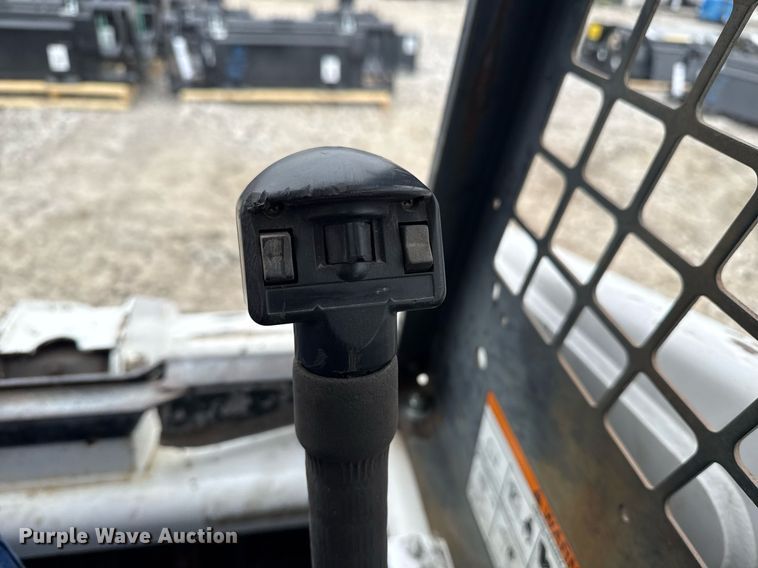 image for item DM5600 1998 Bobcat 863 skid steer loader