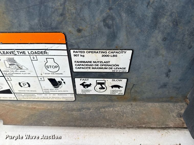 image for item DM5600 1998 Bobcat 863 skid steer loader