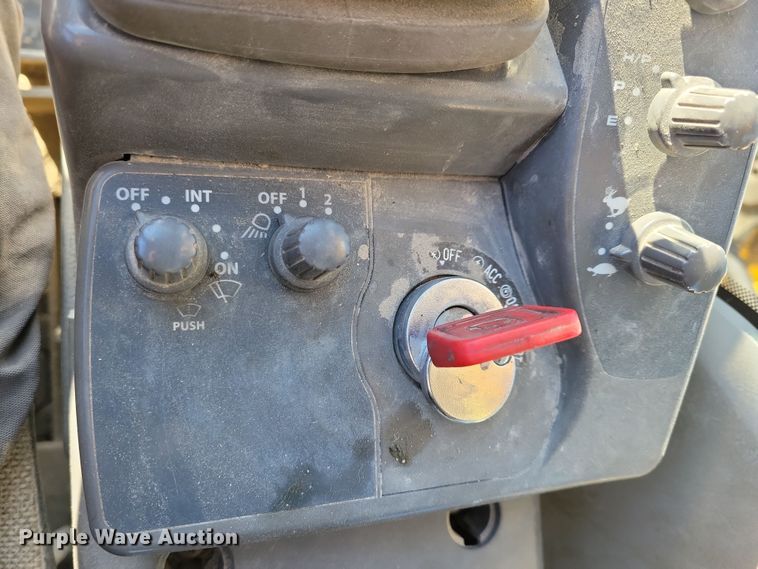 image for item DN3688 2006 John Deere  350D LC excavator