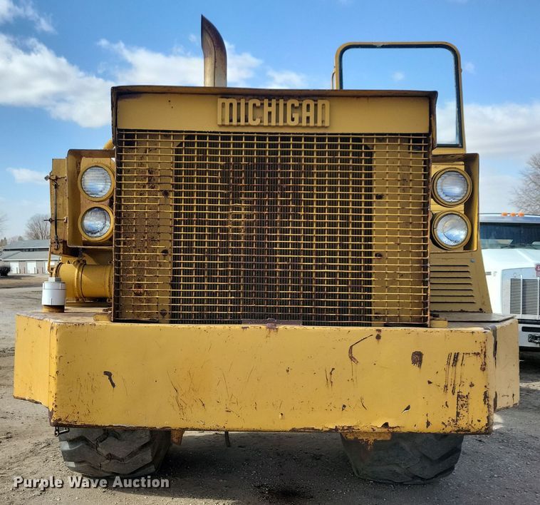 image for item DN3691 1968 Michigan 210H elevating scraper