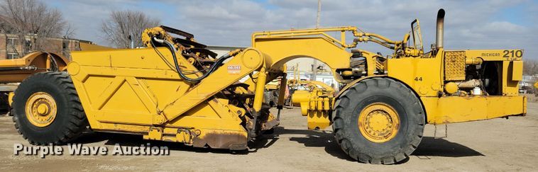 image for item DN3691 1968 Michigan 210H elevating scraper