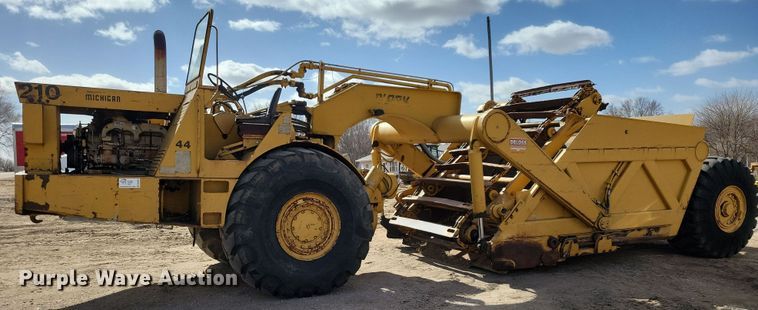 image for item DN3691 1968 Michigan 210H elevating scraper