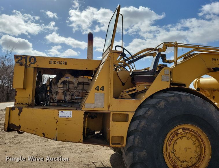 image for item DN3691 1968 Michigan 210H elevating scraper