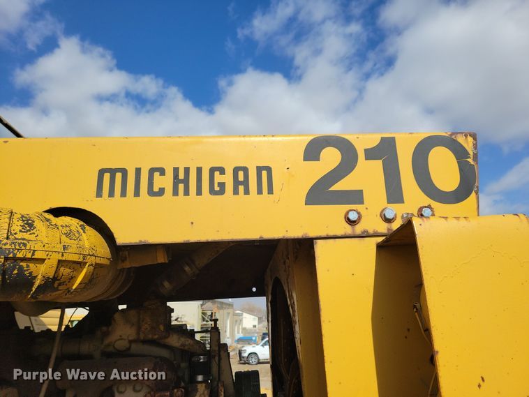 image for item DN3691 1968 Michigan 210H elevating scraper