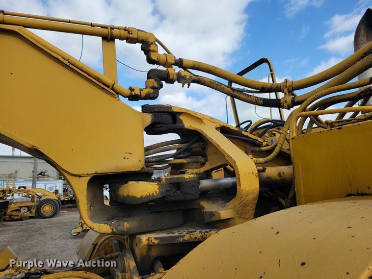 image for item DN3691 1968 Michigan 210H elevating scraper