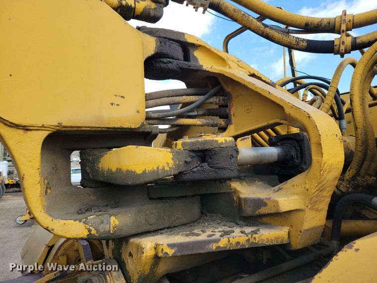 image for item DN3691 1968 Michigan 210H elevating scraper