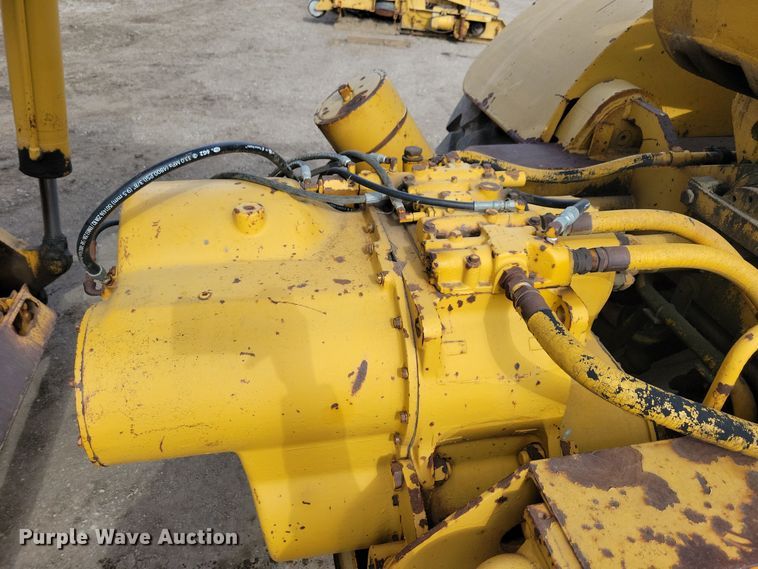 image for item DN3691 1968 Michigan 210H elevating scraper