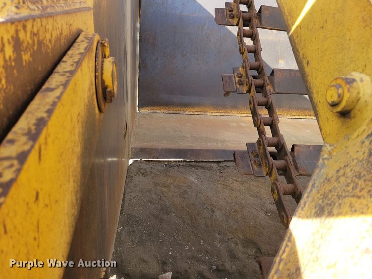 image for item DN3691 1968 Michigan 210H elevating scraper