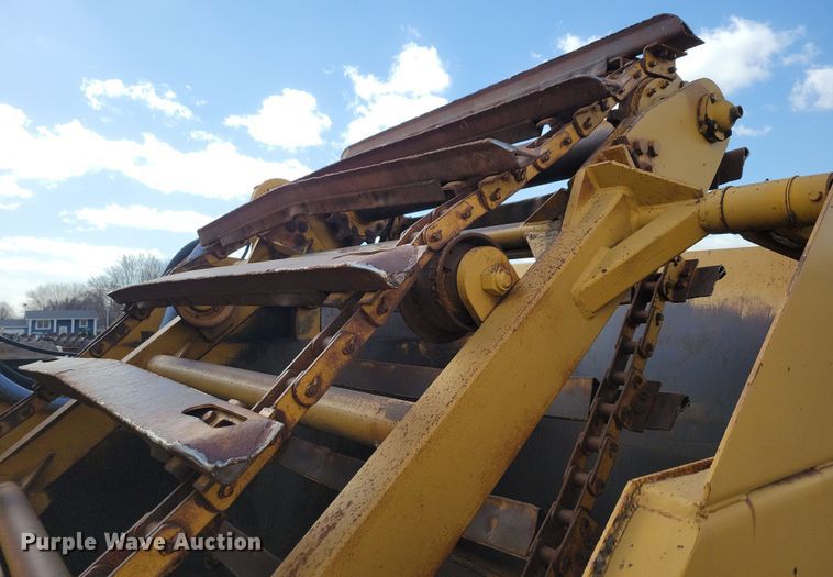 image for item DN3691 1968 Michigan 210H elevating scraper