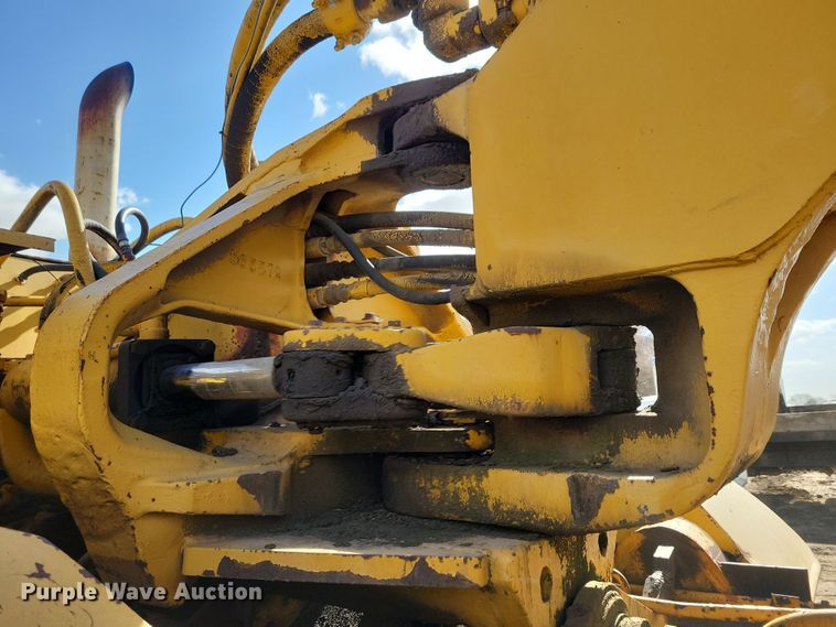 image for item DN3691 1968 Michigan 210H elevating scraper