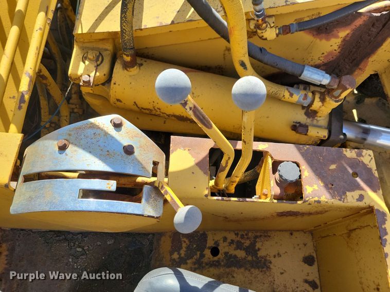 image for item DN3691 1968 Michigan 210H elevating scraper