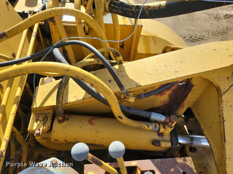 image for item DN3691 1968 Michigan 210H elevating scraper