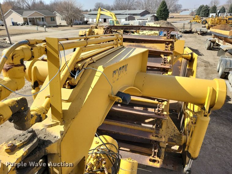 image for item DN3691 1968 Michigan 210H elevating scraper