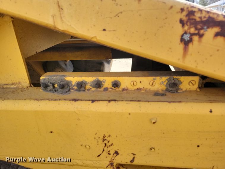 image for item DN3691 1968 Michigan 210H elevating scraper