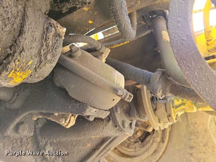 image for item DN3691 1968 Michigan 210H elevating scraper