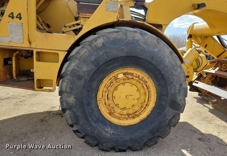 image for item DN3691 1968 Michigan 210H elevating scraper