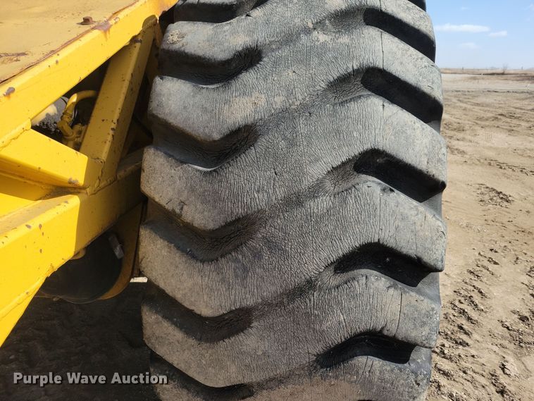 image for item DN3691 1968 Michigan 210H elevating scraper