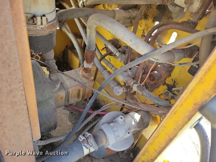 image for item DN3692 Gomaco PAV 65 Drum finisher bridge deck finisher