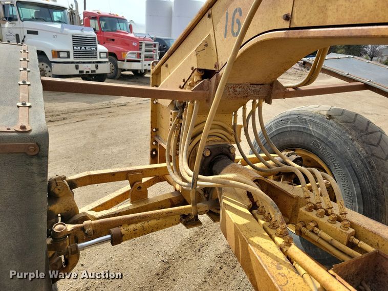 image for item DN3702 1975 Caterpillar  140G motor grader