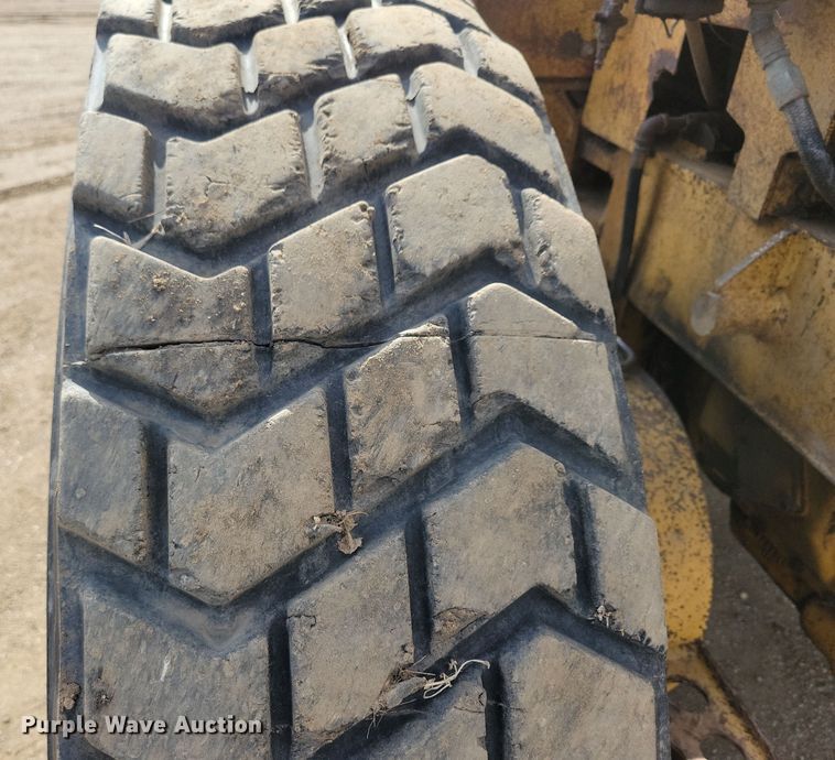 image for item DN3702 1975 Caterpillar  140G motor grader