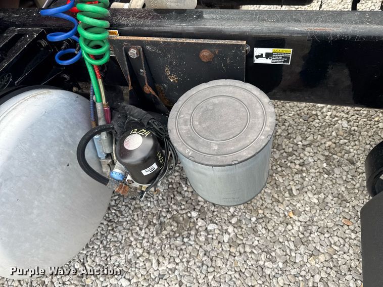 image for item DO0278 2017 Peterbilt 579 semi truck