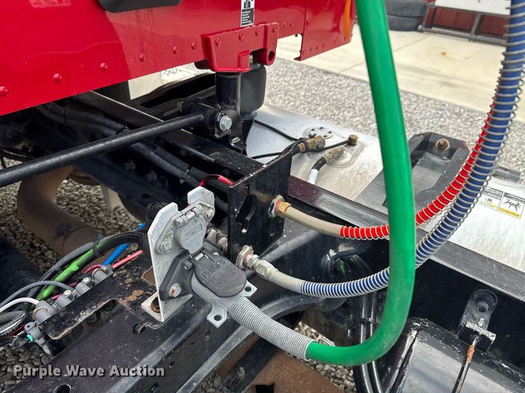 image for item DO0278 2017 Peterbilt 579 semi truck