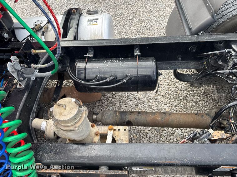 image for item DO0278 2017 Peterbilt 579 semi truck