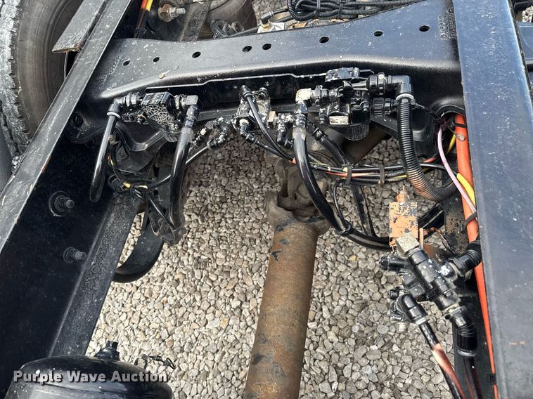 image for item DO0278 2017 Peterbilt 579 semi truck