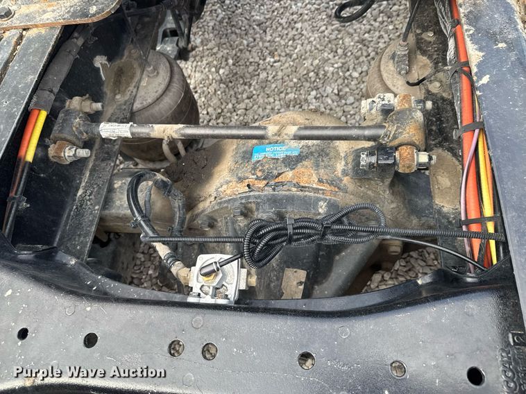 image for item DO0278 2017 Peterbilt 579 semi truck