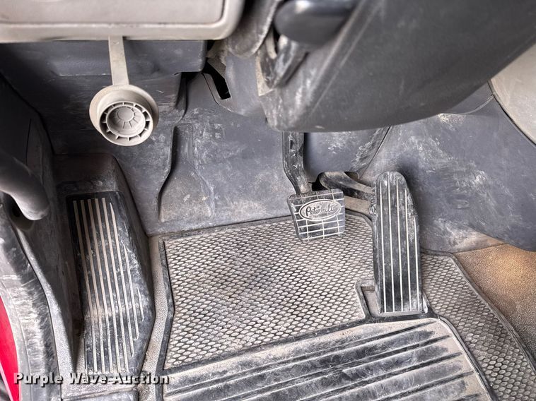 image for item DO0278 2017 Peterbilt 579 semi truck