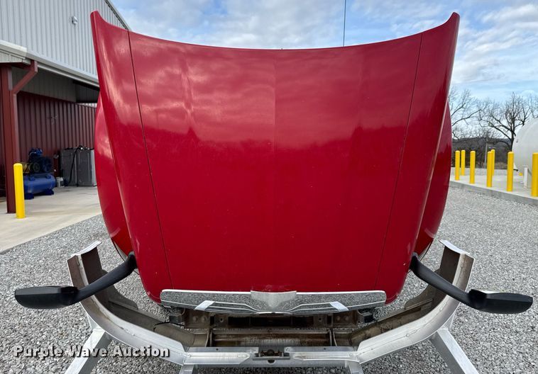 image for item DO0278 2017 Peterbilt 579 semi truck