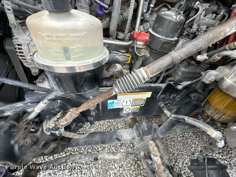 image for item DO0278 2017 Peterbilt 579 semi truck