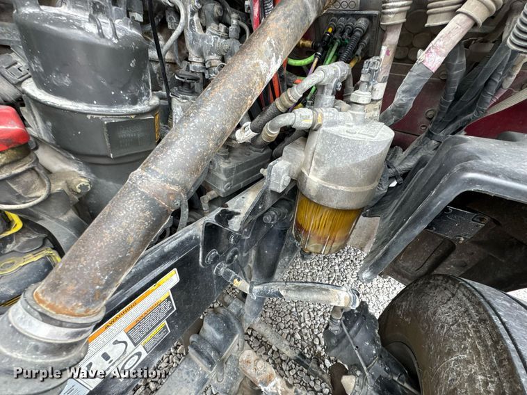 image for item DO0278 2017 Peterbilt 579 semi truck