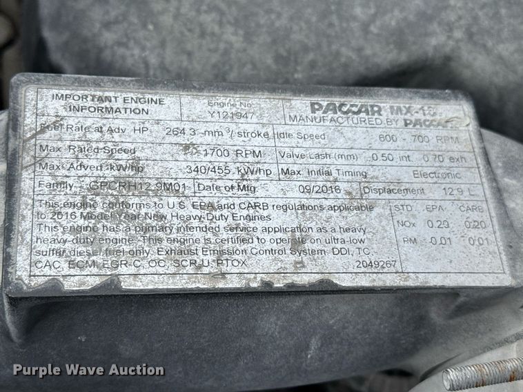 image for item DO0278 2017 Peterbilt 579 semi truck