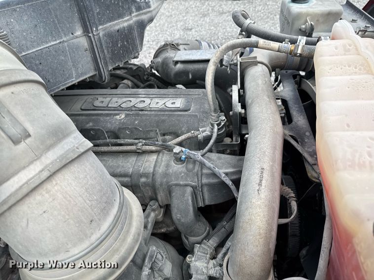 image for item DO0278 2017 Peterbilt 579 semi truck