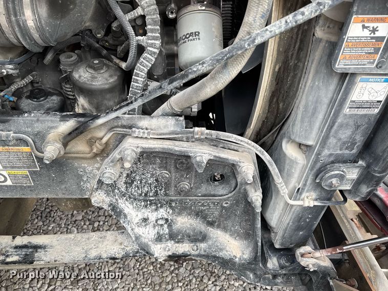 image for item DO0278 2017 Peterbilt 579 semi truck