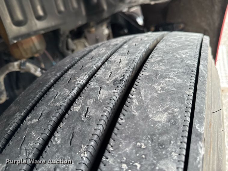 image for item DO0278 2017 Peterbilt 579 semi truck