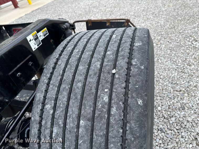 image for item DO0278 2017 Peterbilt 579 semi truck